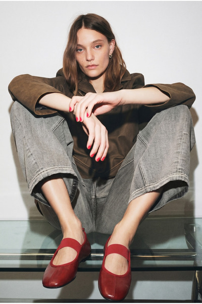 NİŞANTAŞI SHOES Γυναικείες μπαλαρίνες Morty με κόκκινο ρουστίκ σχέδιο, λεπτομ...