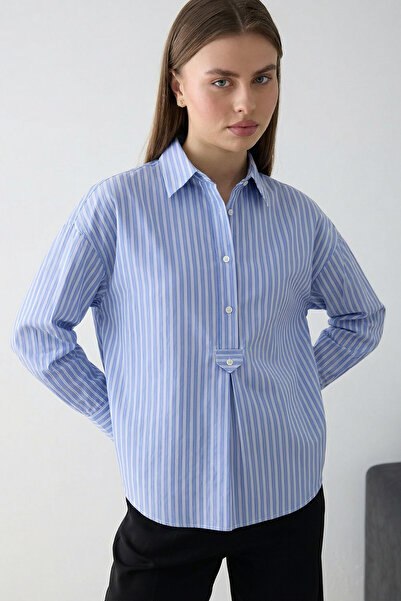 Συλλογή Trendyol Μπλε-Μπεζ Ριγέ Ημίκουμπωτο oversized Υφαντό Μπλούζα TWOSS26B...