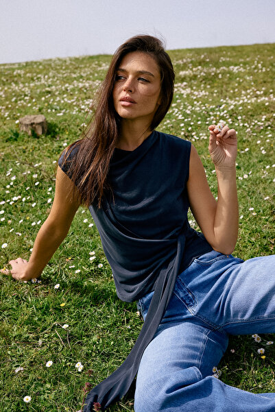 Συλλογή Trendyol Πιο Βιώσιμη Ανθρακί Εφαρμοστή Πλεκτή Μπλούζα ψηλός λαιμός Χω...