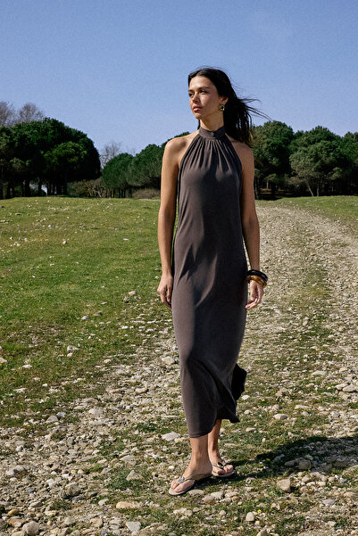 Συλλογή Trendyol Πιο στιβαρό καφέ χρώμα, πλεκτό φόρεμα με λαιμόκοψη halter, α...