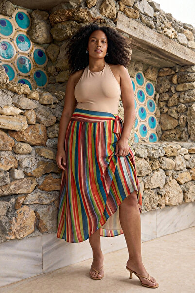 Trendyol Curve Mehrfarbiger gewebter Rock in Übergröße TBBSS26AZ00028