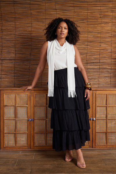 Trendyol Curve Εκρού Σατέν Μπλούζα με Φούντες και Λεπτομέρεια Σάλιου, Αμάνικη...