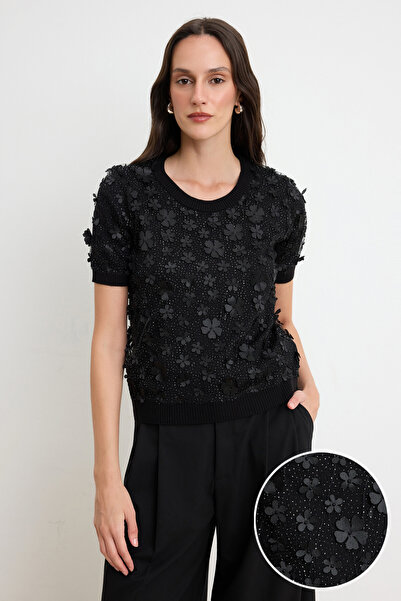 Συλλογή Trendyol Μαύρη τρισδιάστατη μπλούζα με λεπτομέρειες λουλουδιών και το...