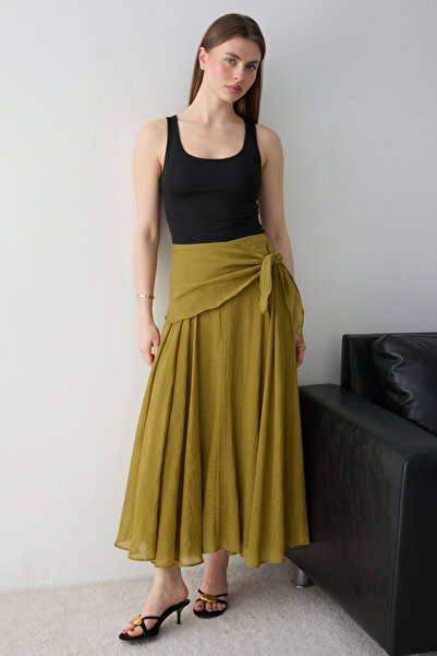 Συλλογή Trendyol Πράσινη μακριά μάξι φούστα με λεπτομέρεια δεσίματος και επέν...