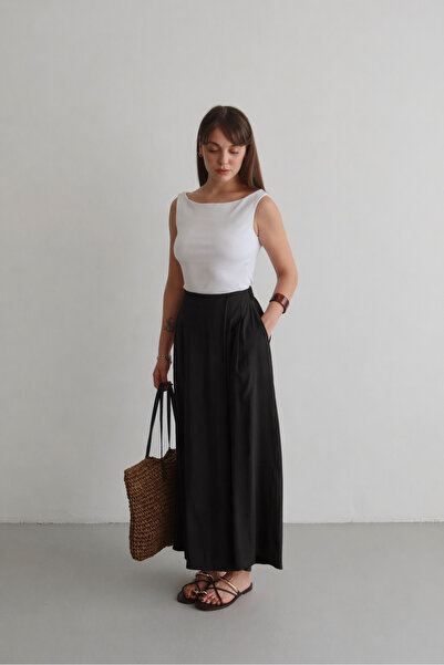 Συλλογή Trendyol Μαύρο παντελόνι με φαρδιά μπατζάκια και εμφάνιση φούστας, σε...