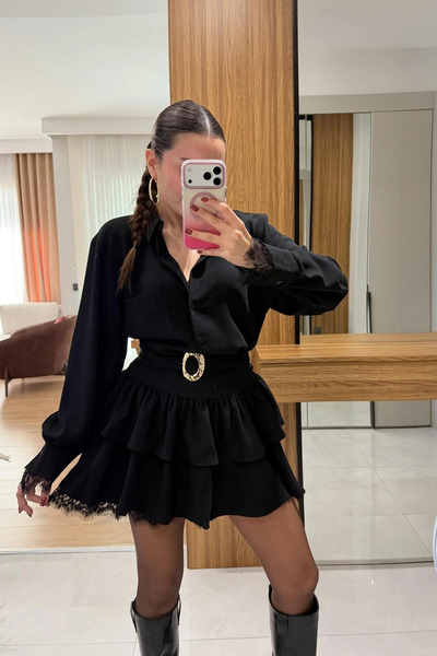 Gizem Ecemiş Marsha Siyah Dantel Detaylı Kemerli Elbise