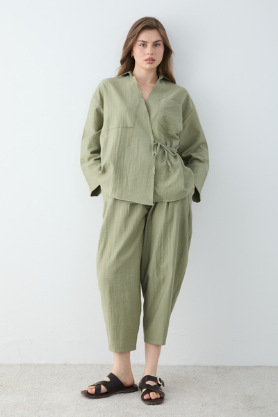 Trendyol Collection Set de îmbrăcăminte țesută kaki (partea inferioară și sup...
