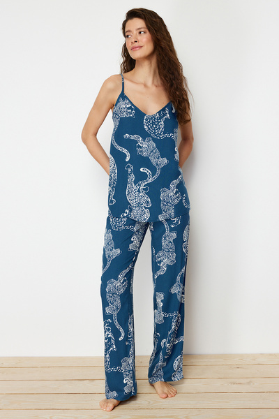 Trendyol Kollektion Marineblaues Pyjama-Set aus Viskose mit Tigermuster und S...
