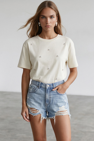 Trend Alaçatı Stili Weißes Oversize-T-Shirt mit Rundhalsausschnitt und Perlen...