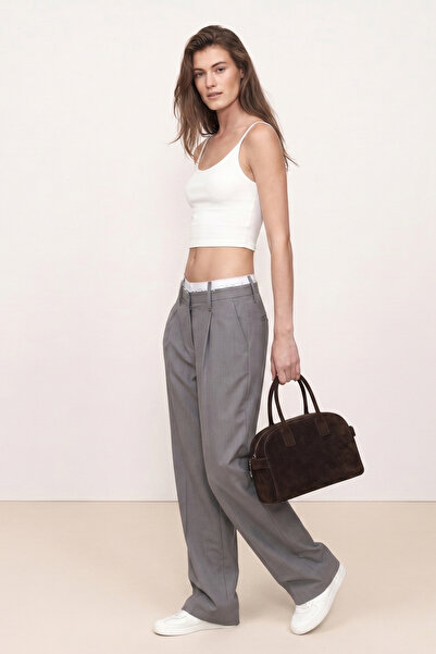 Trendyol Collection بنطلون واسع الساق بتفاصيل رمادية عند الخصر TWOSS26PL00227
