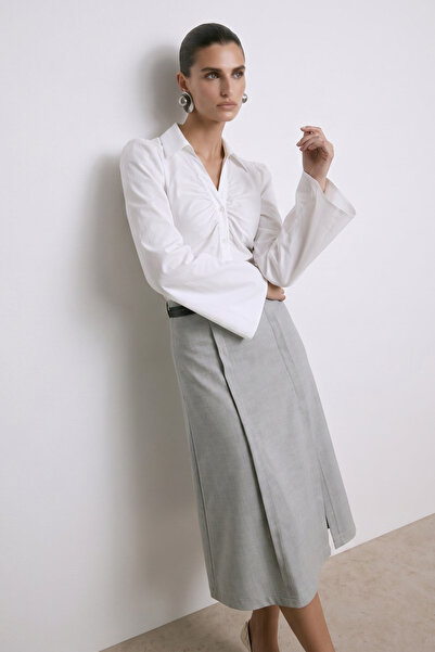 Trendyol Kollektion Grauer Midirock mit Schlitz und Gürtel TWOSS26ET00254