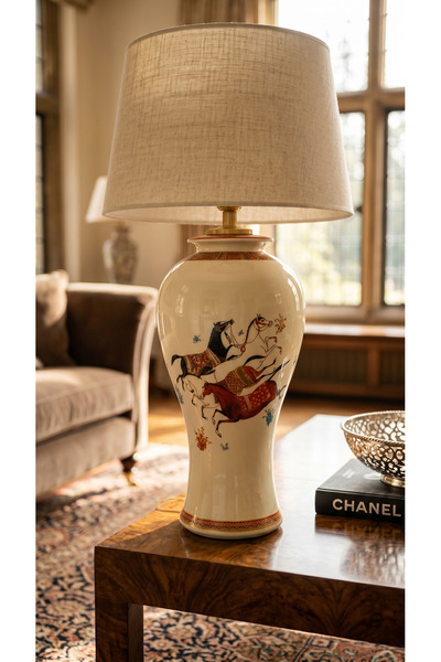 Vinner EVSA053 At Figürlü Porselen Abajur – Modern Lüks Salon Aydınlatması 48 CM