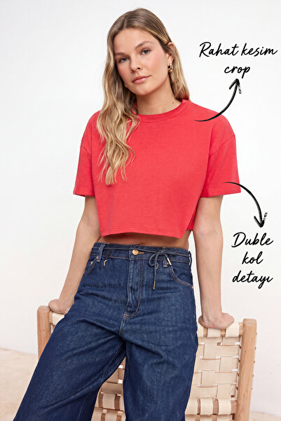 Trendyol Kollektion Rotes Super-Crop-T-Shirt mit kurzen Ärmeln aus 100 % Baum...