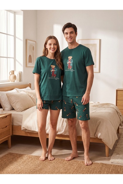 Trendyol Collection تي شيرت مطبوع عليه دب أخضر عادي للجنسين - طقم بيجامة قصير...