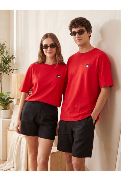 Kolekce Trendyol Unisex červené oversize/tričko širokého střihu s houbovou vý...