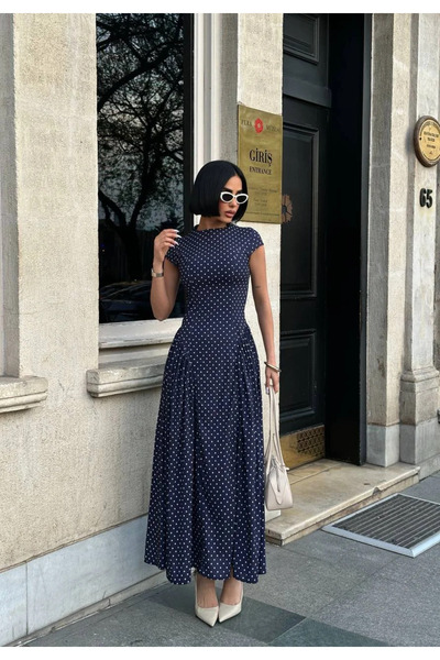 Stile Bella Rochie maxi cu buline, cu guler înalt și pliuri laterale, pentru ...