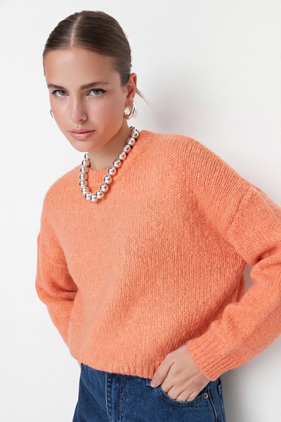 Trendyol Collection Pulover tricotat de bază cu textură moale, model larg, Sa...