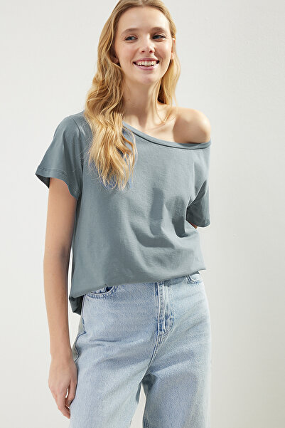TRENDYOLMİLLA Indigo %100 Pamuk Oversize/Geniş Kalıp Kayık Yaka Örme T-Shirt ...