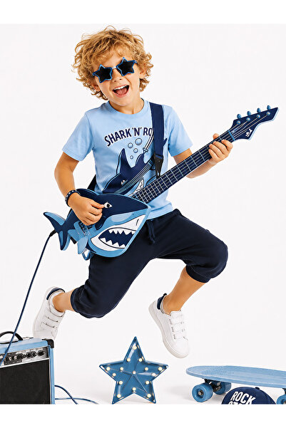 Denokids Shark'n Roll Boys letnja majica i kapri šortsevi set