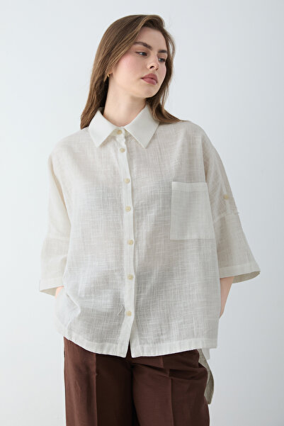 Trendyol Collection قميص أبيض كبير الحجم TWOSS26GO00215