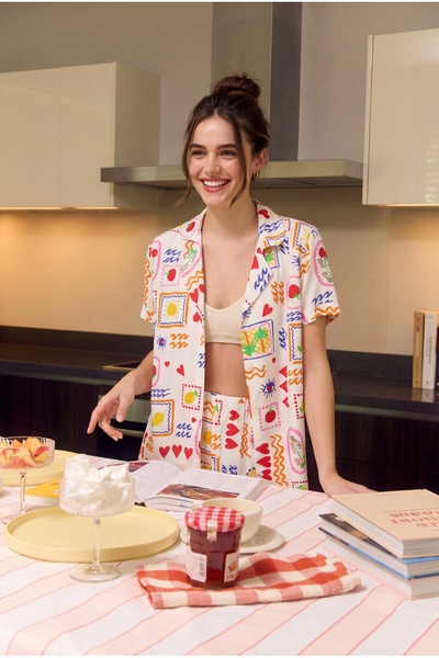 TRENDYOLMİLLA Çok Renkli Eğlence Baskılı Viskon Şortlu Dokuma Pijama Takımı T...