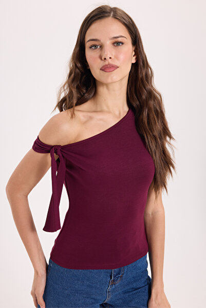 Tudors Women's slim fit short sleeve boat neck burgundy blouse