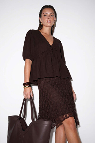 Drop by TrendyolMilla Smeđa bluza sa V-izrezom i elastičnim strukom TDRSS26BZ...