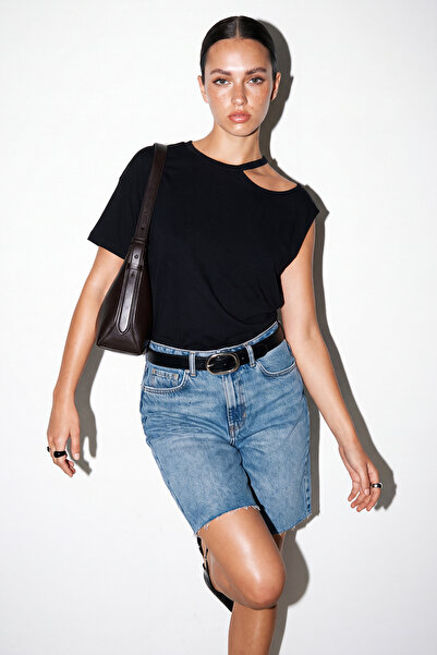Drop by TrendyolMilla Crna široka majica bez ramena TDRSS26TS00003