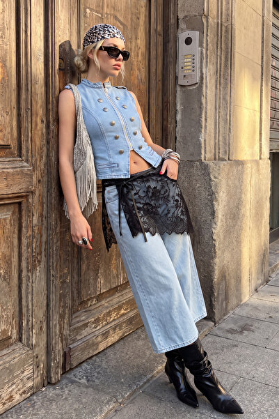 Trendyol Collection سترة نابليون من الدنيم مع تفاصيل أزرار زرقاء TWOSS26YE00068