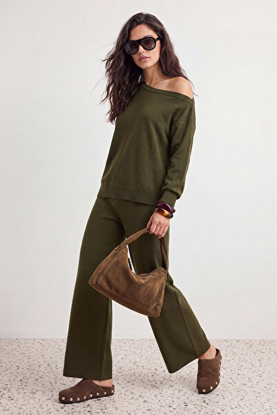 Trendyol Kollektion Khakifarbener Pullover mit U-Boot-Ausschnitt und Strickho...
