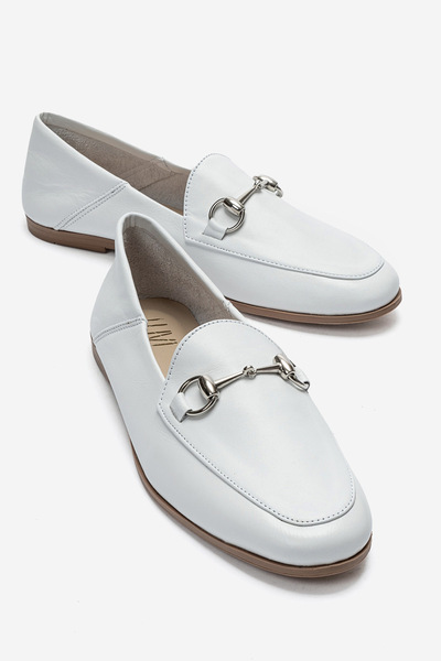 LuviShoes حذاء لوفر نسائي من الجلد الطبيعي باللون الأبيض F03