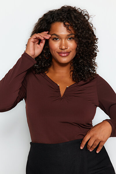 Trendyol Curve Brown V-Neck Sandy Knitted Plus Size Blouse Tbbaw24Af00030