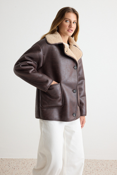 Trendyol Collection Dark Brown Oversize Plush Detailed Coat Twoaw27Aw00005
