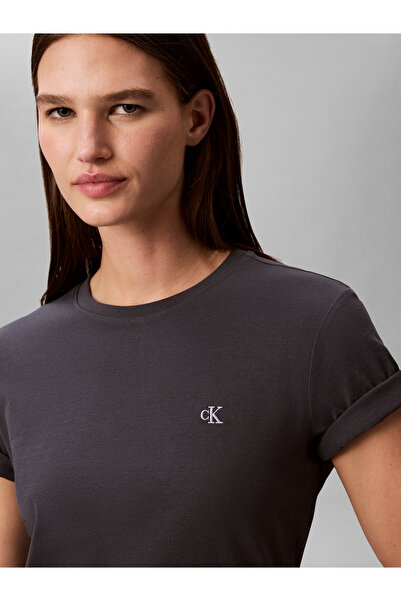 Calvin Klein Kadın Normal Kesim Pamuklu Yuvarlak Yakalı Kısa Kollu Koyu Gri T-Shirt