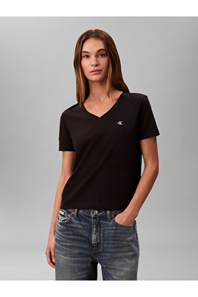 Calvin Klein Kadın Normal Kalıp %100 Pamuklu V Yaka Kısa Kollu Siyah T-Shirt ...