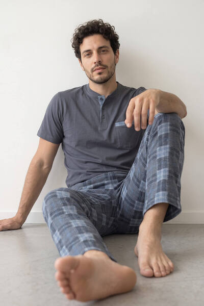 Pijamaevi Koyu Gri Ekose Patlı Cep Detaylı Kısa Kollu Erkek Pijama Takımı
