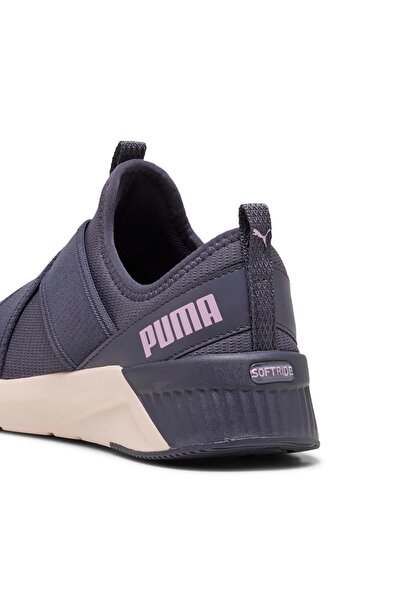 Puma حذاء سوفت رايد هارلي سليب أون للنساء بلون الأحبار الداكنة-P