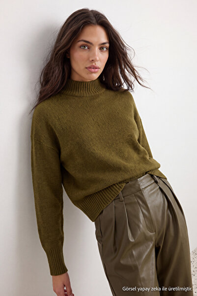 Trendyol Collection Pulover tricotat cu guler înalt, verde ulei, cu textură m...
