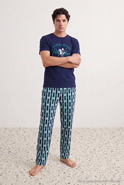 Trendyol Collection طقم بيجامة منزلي بتصميم عادي باللون الأزرق الداكن TMNAW27...