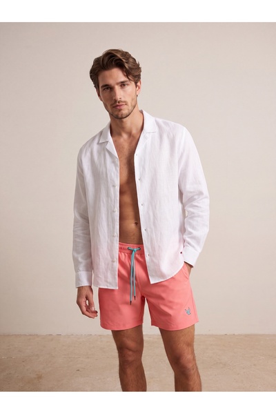 Trendyol Collection قميص شاطئ رجالي أبيض نصف كبير الحجم ونحيف مصنوع من القطن ...