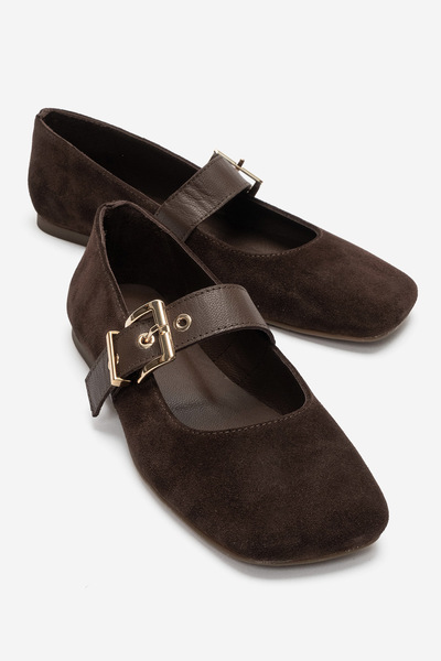 LuviShoes حذاء باليه نسائي من الجلد الطبيعي باللون البني من JONAS مع حزام