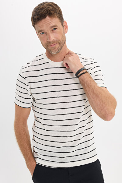 Tudors Men's Regular Fit Comfortable Cut Crew Neck Jacquard White T-Shirt wit...
