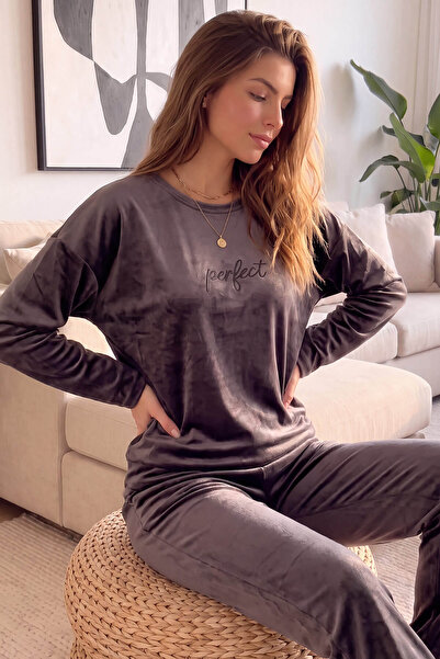 Pijamaevi Füme Perfect Desenli Exclusive Kadife Kadın Pijama Takımı