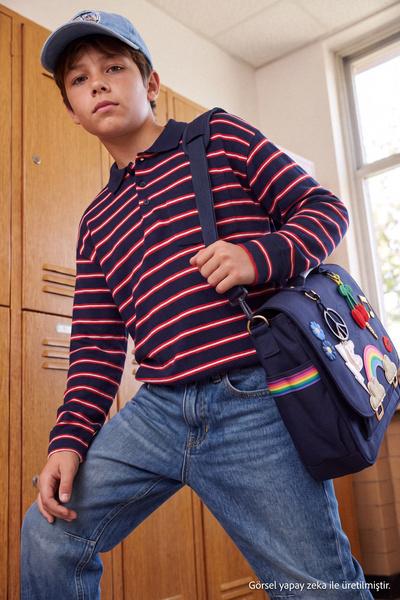 TRENDYOLKIDS Marineblaues gestreiftes Strick-T-Shirt mit Polokragen für Junge...