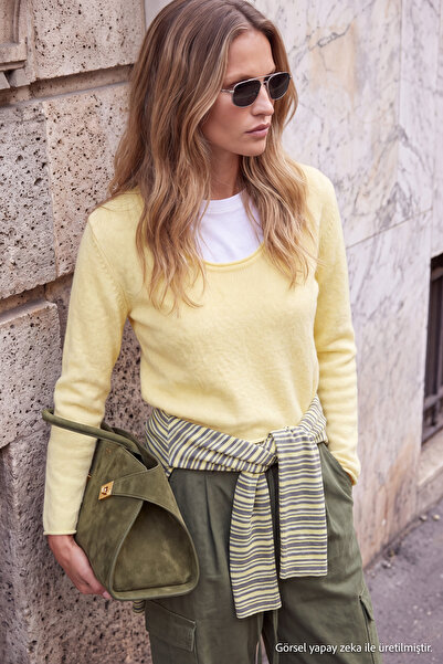Trendyol Kollektion Wardrobe Essentials Gelber Basic-Strickpullover mit weich...