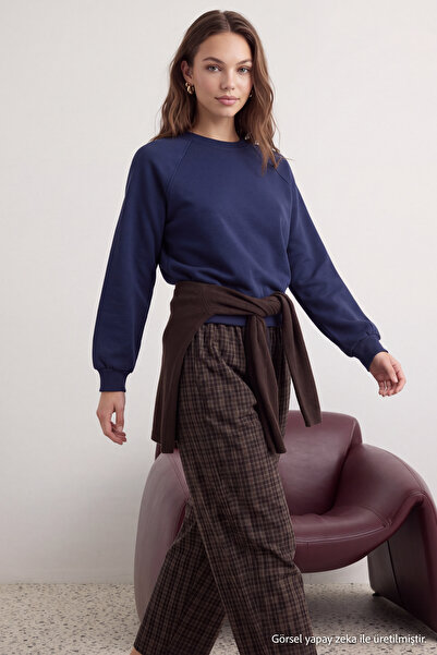 TRENDYOLMİLLA Lacivert Relaxed/Rahat Kalıp Basic Reglan Kol Bisiklet Yaka Örm...