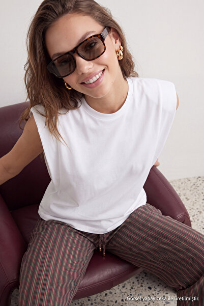 Trendyol Collection White 100% Cotton Padded Look Basic Crew Neck Knitted T-S...