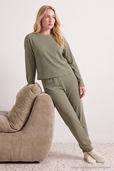 TRENDYOLMİLLA Yeşil Waffle Kumaş Örme Pijama Takımı THMAW23PT00021