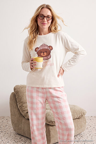 TRENDYOLMİLLA Beyaz %100 Pamuklu Ayıcıklı Ekoseli Örme Pijama Takımı THMAW25P...
