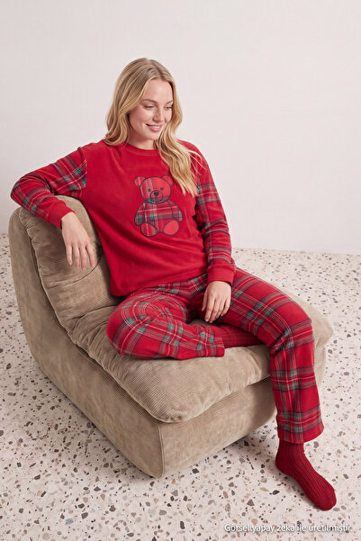 TRENDYOLMİLLA Kırmızı Ekoseli Polar Örme Pijama Takımı THMAW26PT00173